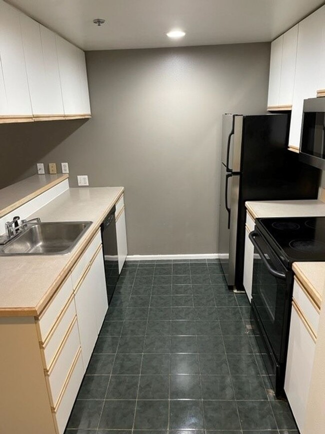 Building Photo - Upscale 1bd 1bath in Heart of Beltown With...