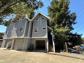 Building Photo - Ninth Street Quad Plex