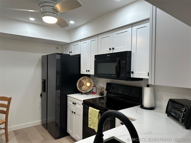 Building Photo - 5100 N Ocean Blvd