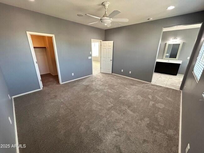 Building Photo - 9123 W Meadow Dr
