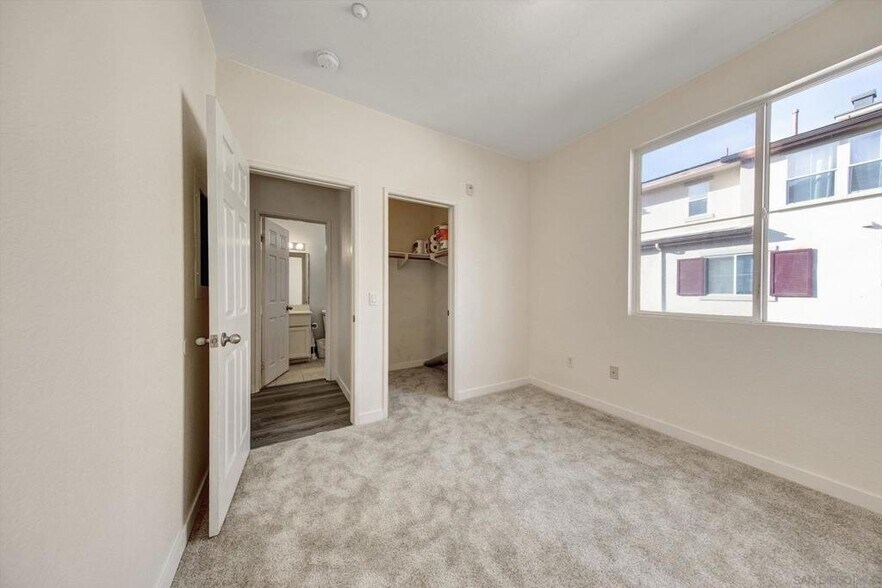 Building Photo - 1583 Sumac Pl