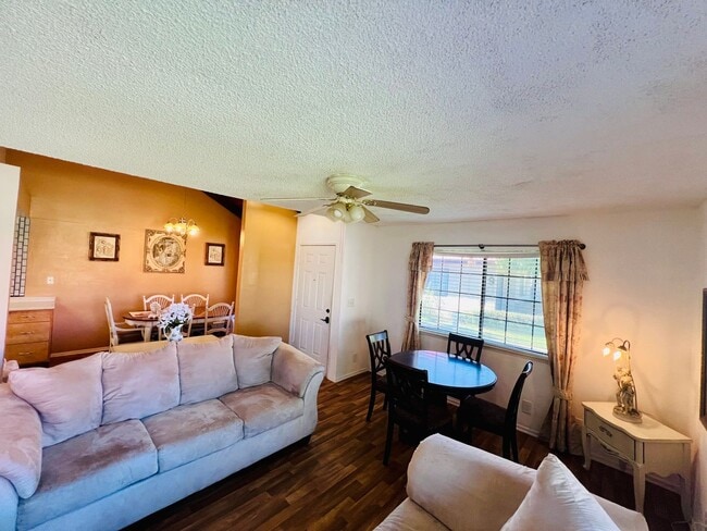 Building Photo - Inviting Gated Community Townhome—Jess Ranch 55+