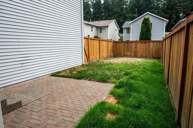 Building Photo - 1208 Burnside Pl