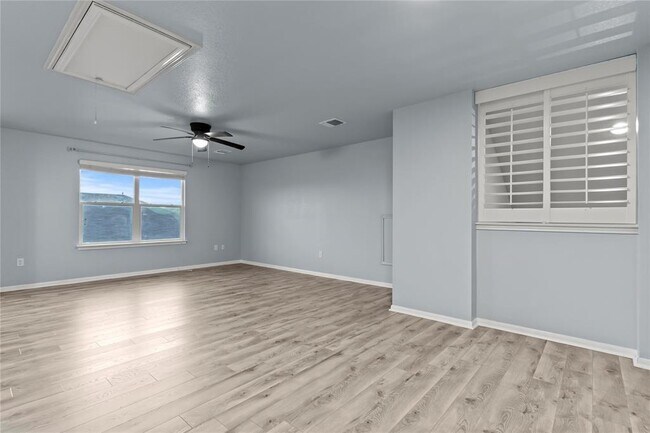 Building Photo - 407 Camellia Dr
