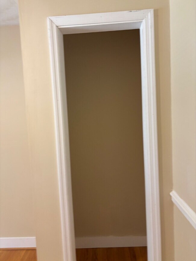 Building Photo - "Charming Single Family Home in Portsmouth – 1521 Sq Ft of Comfortable Living!"