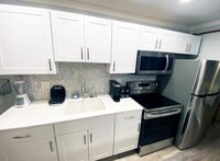 Building Photo - 504 Robin Dr