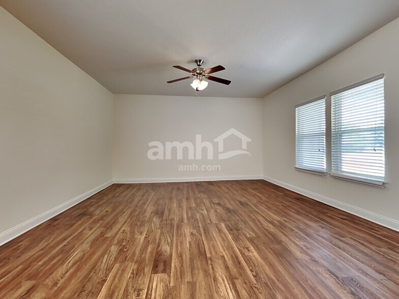Building Photo - 653 Welcome Home Dr