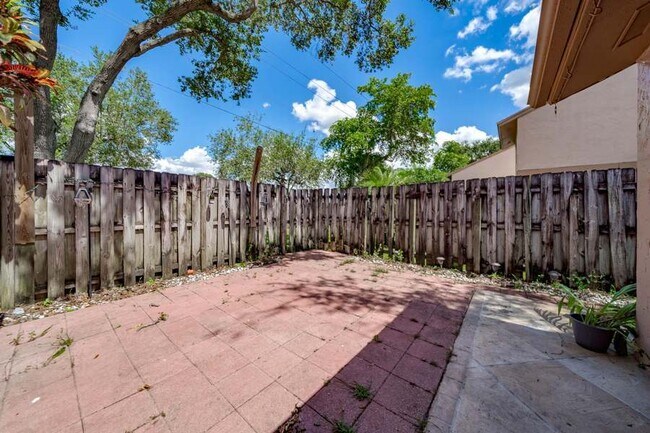 Building Photo - 36 Chestnut Cir