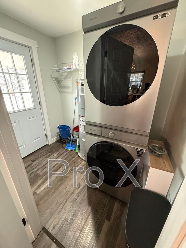 Building Photo - 415 N Pennsylvania St