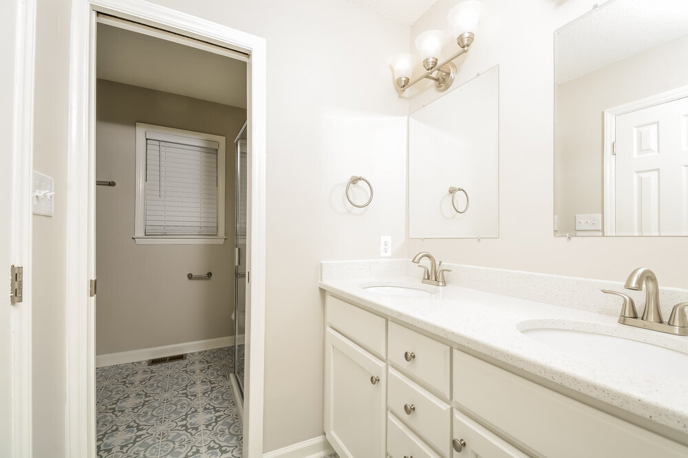 Building Photo - 4504 Aviemore Crescent