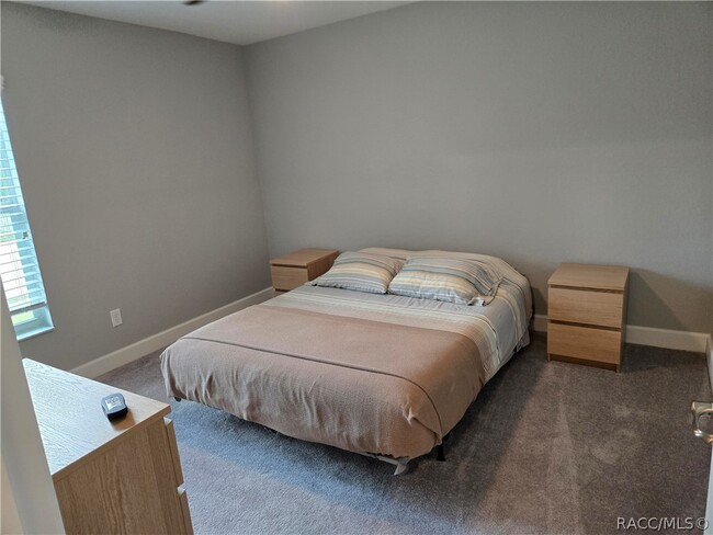 Building Photo - 13 Whitewood Ct