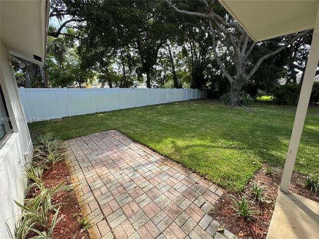 Building Photo - 9234 Southampton Pl