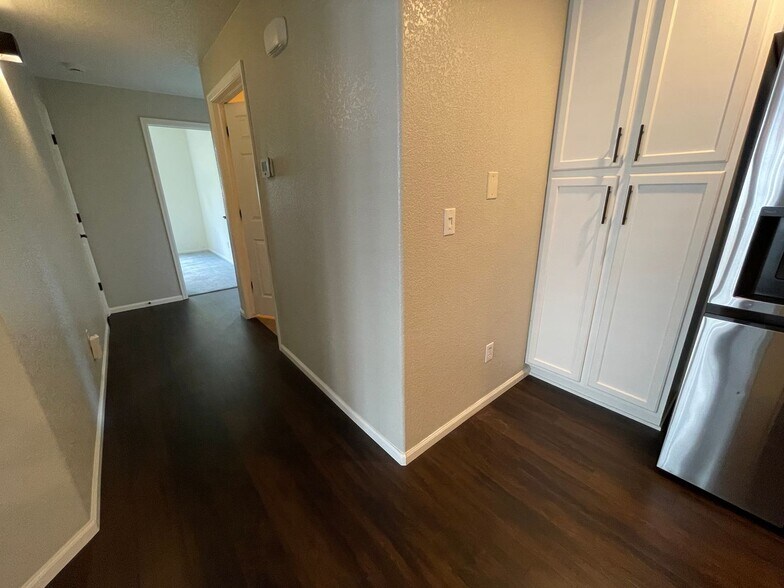 Building Photo - 2113 S Fulton Cir