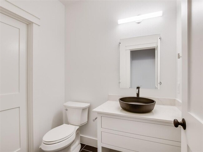 Building Photo - 416 Stagecoach Trail