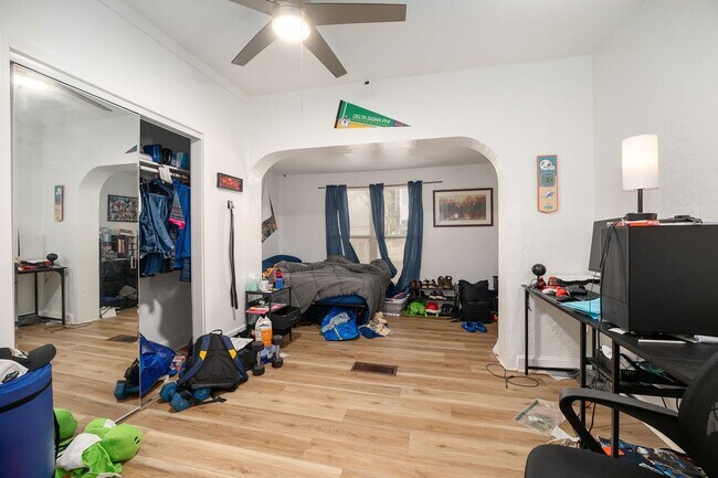 Building Photo - 1254 SW 9th Rd