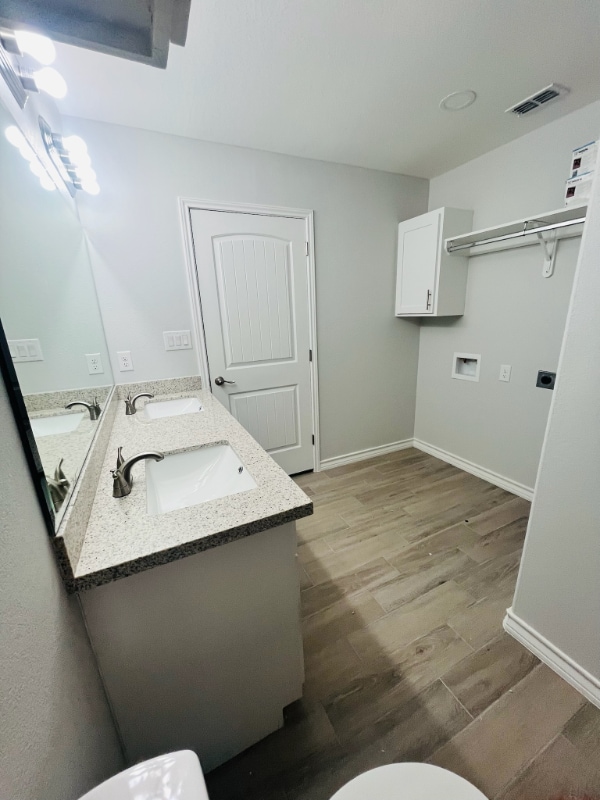 Building Photo - 1810 Atrium Pl Dr