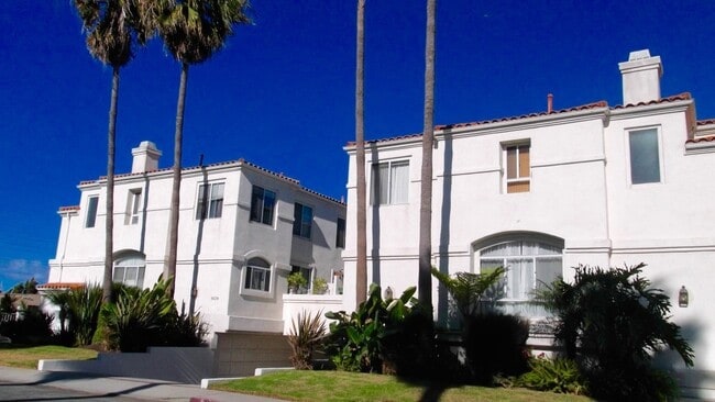 Primary Photo - Stunning Updated & Spacious 3-Level Townho...