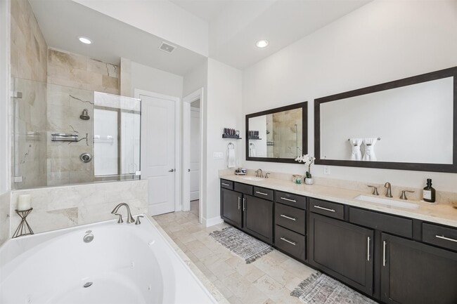 Building Photo - 5729 Larkin St