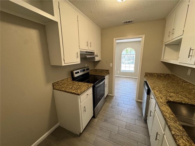 Building Photo - 6564 Cynthia Dr