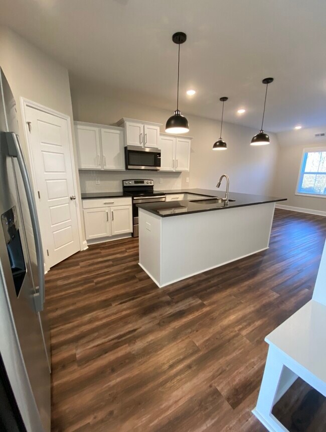 Building Photo - 1035 Glenkirk Dr