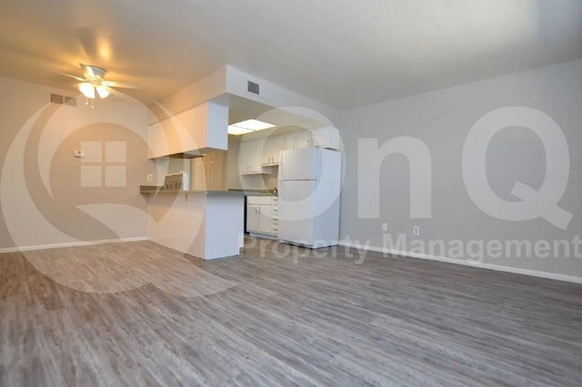 Building Photo - 3004 E Waltann Ln