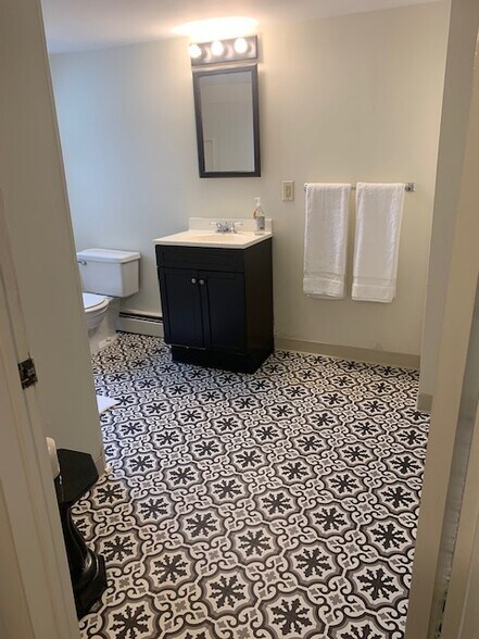 extra large bathroom with storage - 110 Nagle St