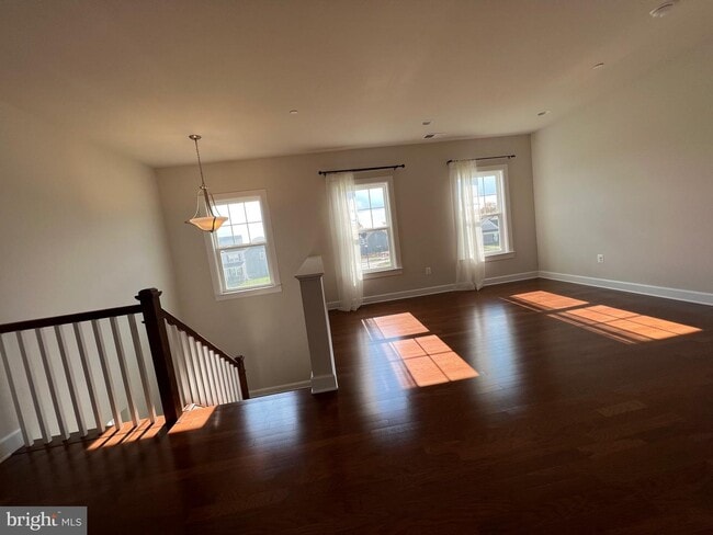 Building Photo - 8227 S Maple Lawn Blvd