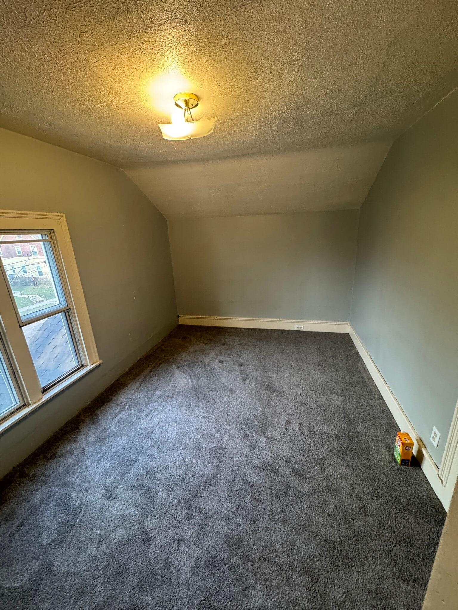 Building Photo - 58 Caledonia St NE