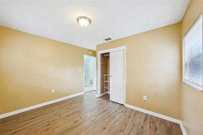 Building Photo - 7715 Deleuil Ave
