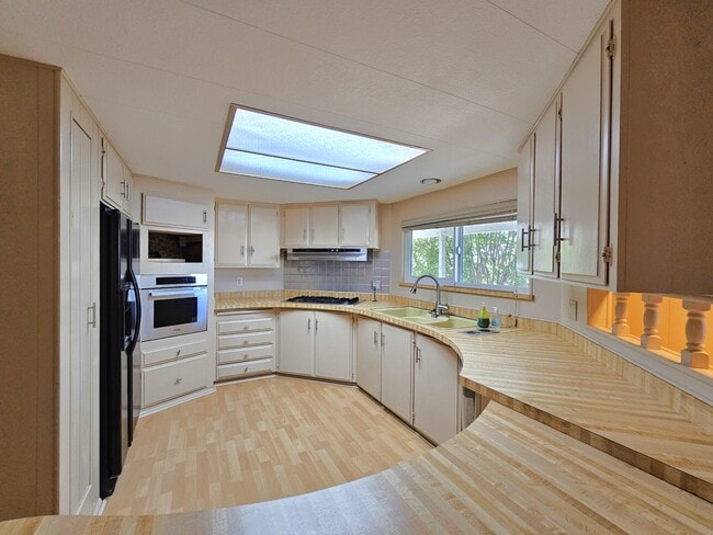 Building Photo - 30660 Palmetto Palm Ave