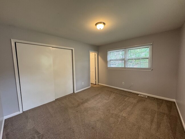 Building Photo - 401 Advocate Ct