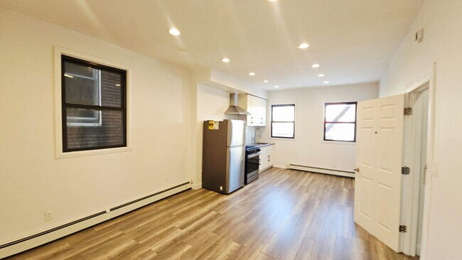 Building Photo - 1210 12th St