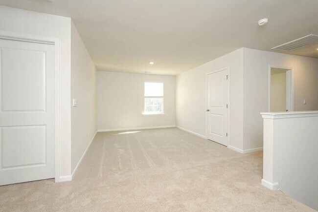 Building Photo - 504 Jack Pine St