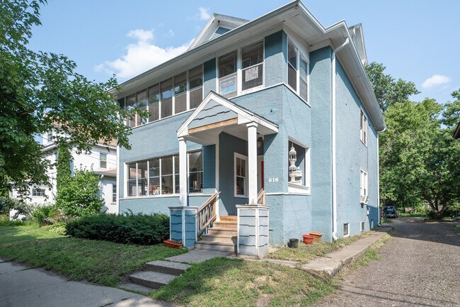 Primary Photo - 616 6th Ave SE
