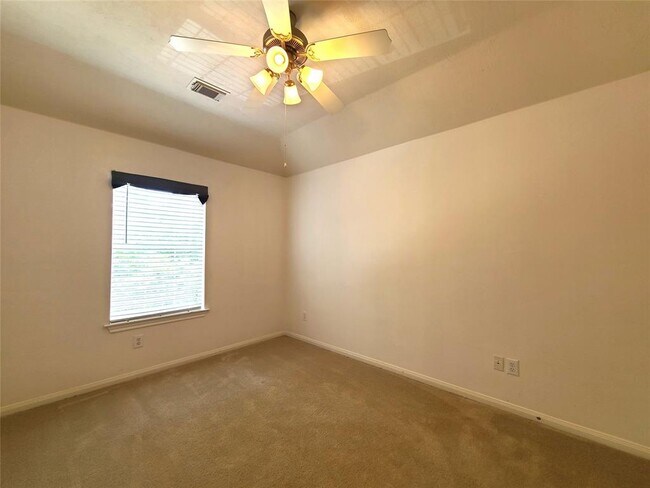 Building Photo - 119 Benedict Canyon Loop