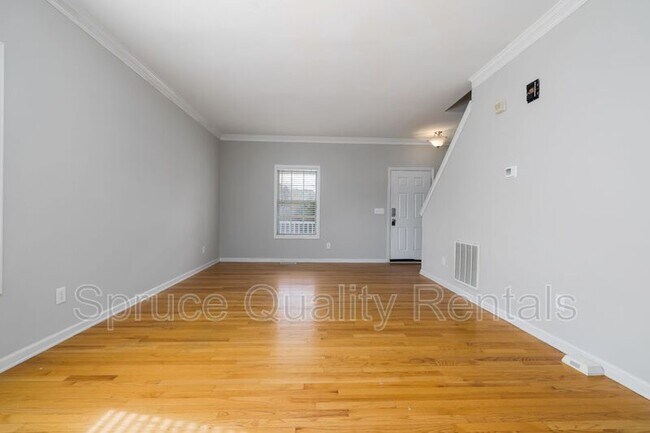 Building Photo - 303 Whitney Ln