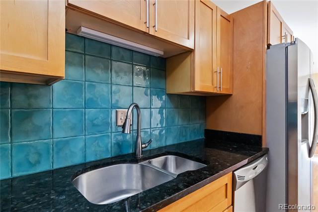 Building Photo - 6980 E Girard Ave