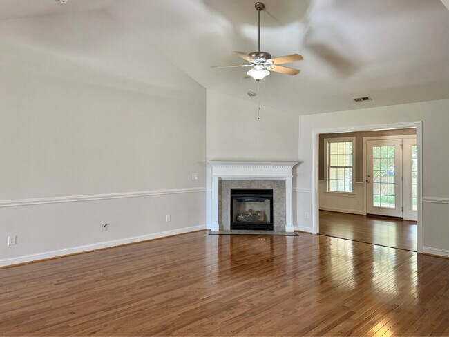 Building Photo - 3721 Stillwood Dr