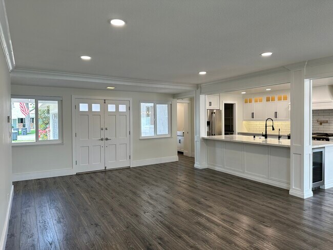 Building Photo - 2748 E Dorothy Pl