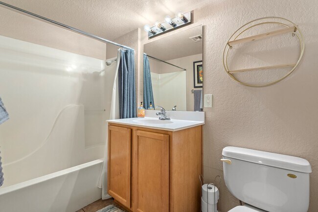 Building Photo - Furnished 3 Bedroom close to Downtown Tucson Pima West and U of A