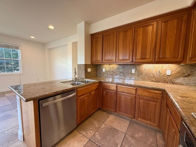 Building Photo - 3687 Whitworth Dr