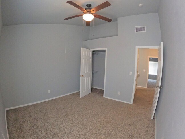 Building Photo - 3867 Thurston Ct