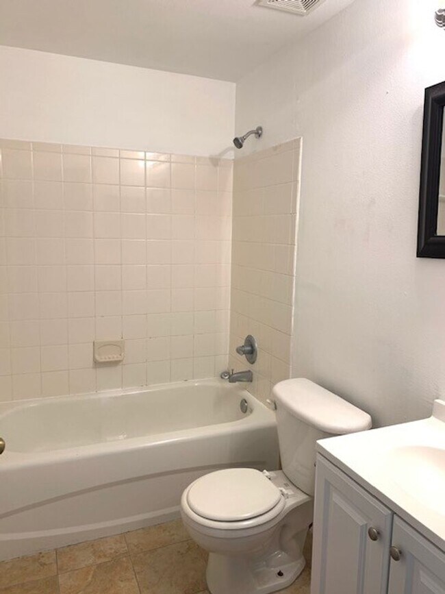 Building Photo - MOVE IN BY 9/15 AND GET $500 OFF YOUR FIRS...