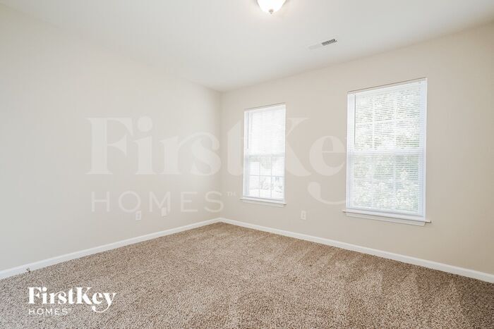 Building Photo - 705 Hawthorn Ridge Dr