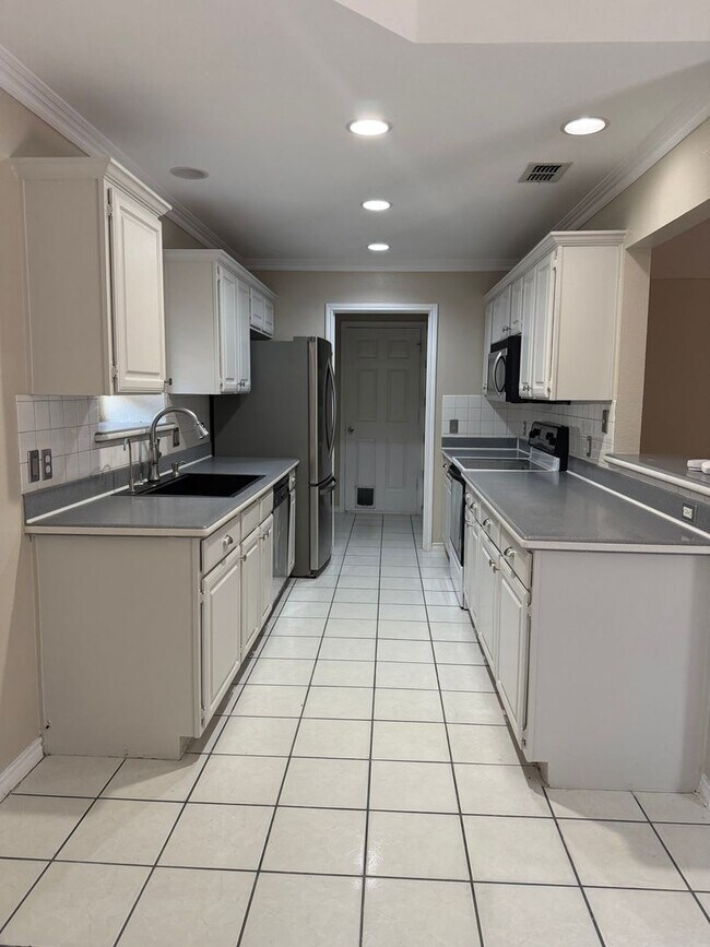 Building Photo - $2150 3/2 House Located in Corinth