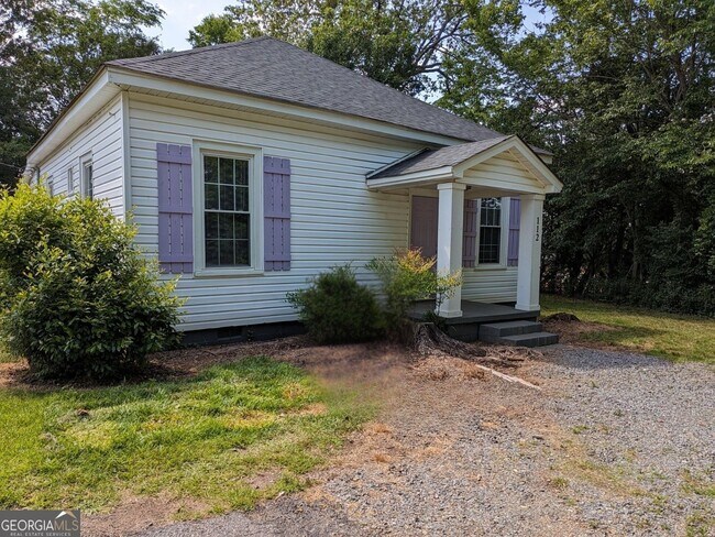 Primary Photo - 112 Cedar St