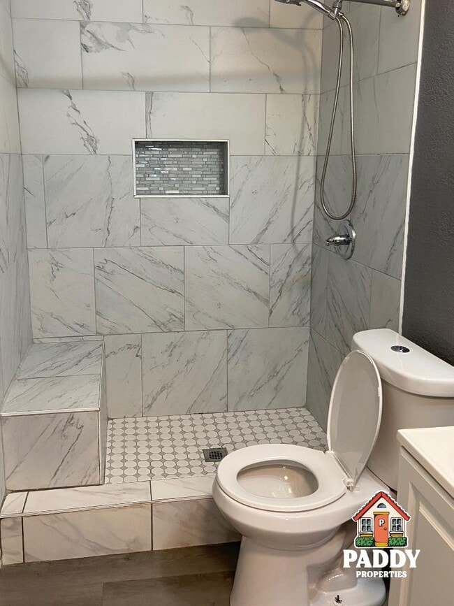 Building Photo - 105 S Lide Ave