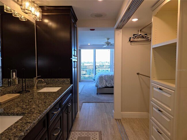 Building Photo - 1 Key Capri