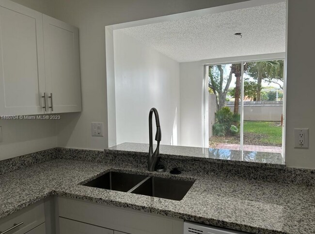 Building Photo - 10204 NW 52nd Ter