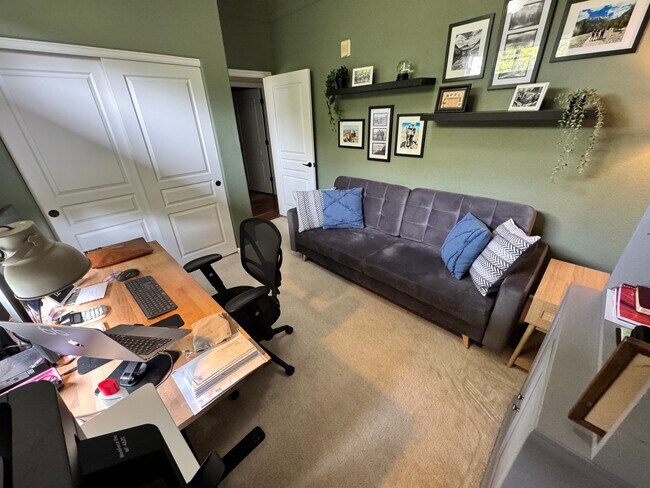 Building Photo - 8035 Lee Dr